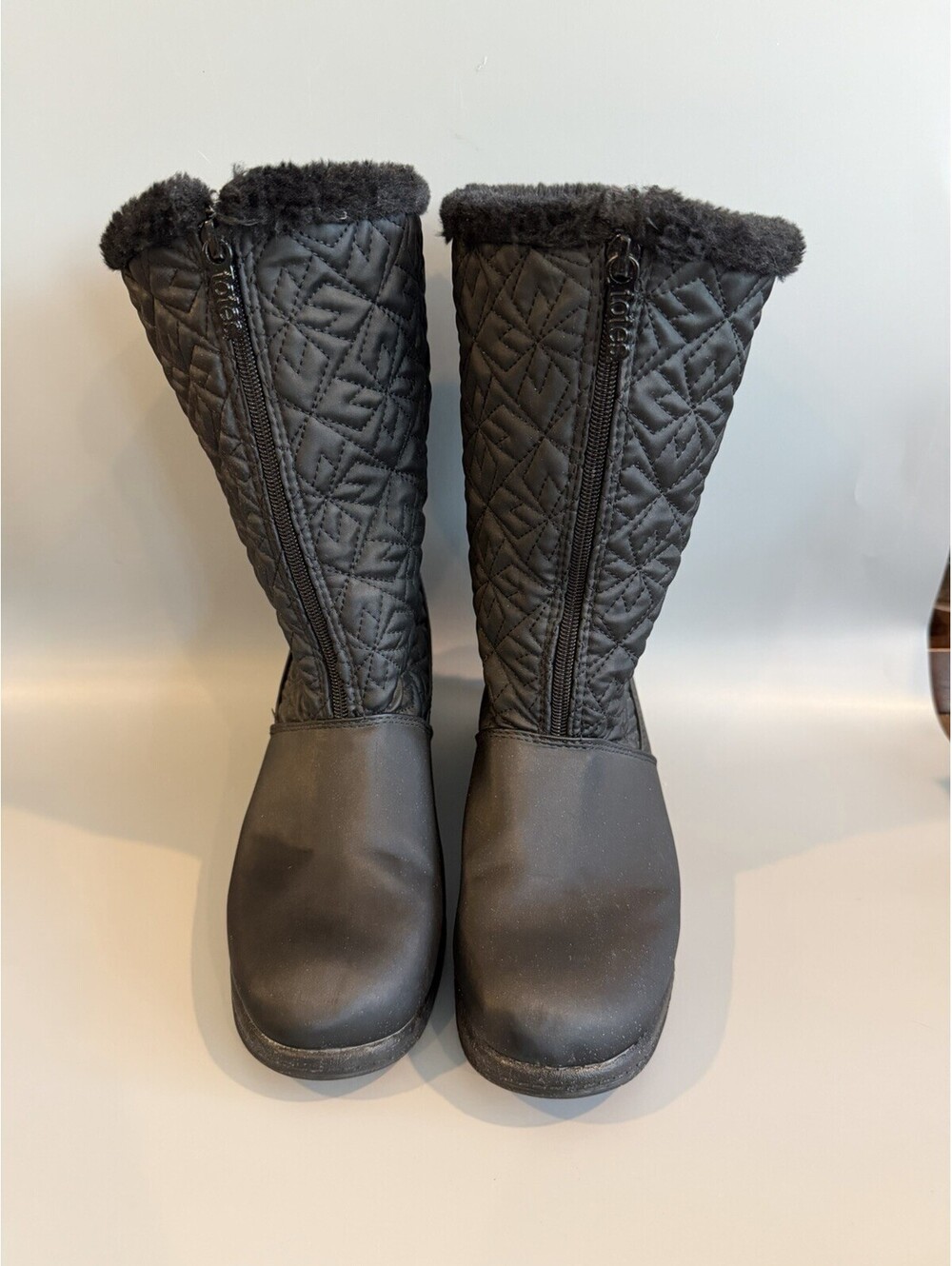 Totes Women Quilted Black Mid Calf Boots Zip Winter Size 8.5m waterproof Rain